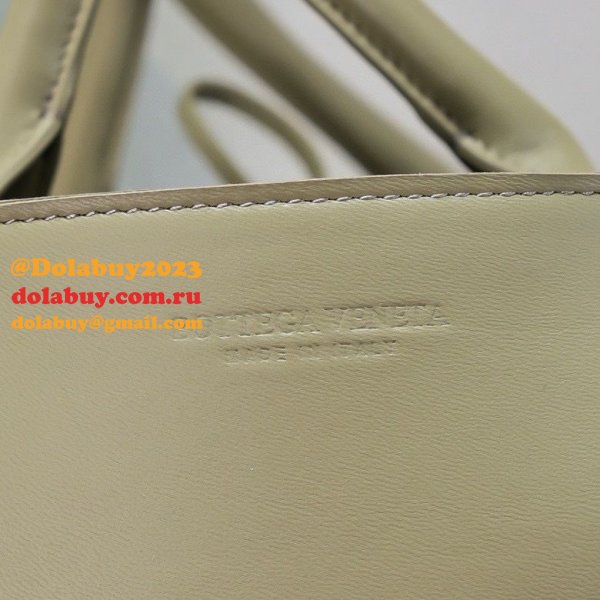 Perfect BOTTEGA VENETA Arco Small Tote Bag 30CM