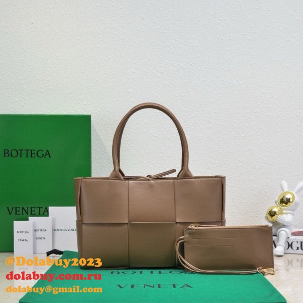 Perfect BOTTEGA VENETA Arco Small Tote Bag 30CM